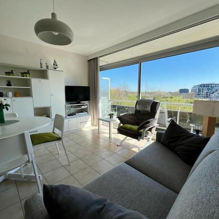 Appartement Residentie Astrid Met Private Parking Бредене Екстериор снимка