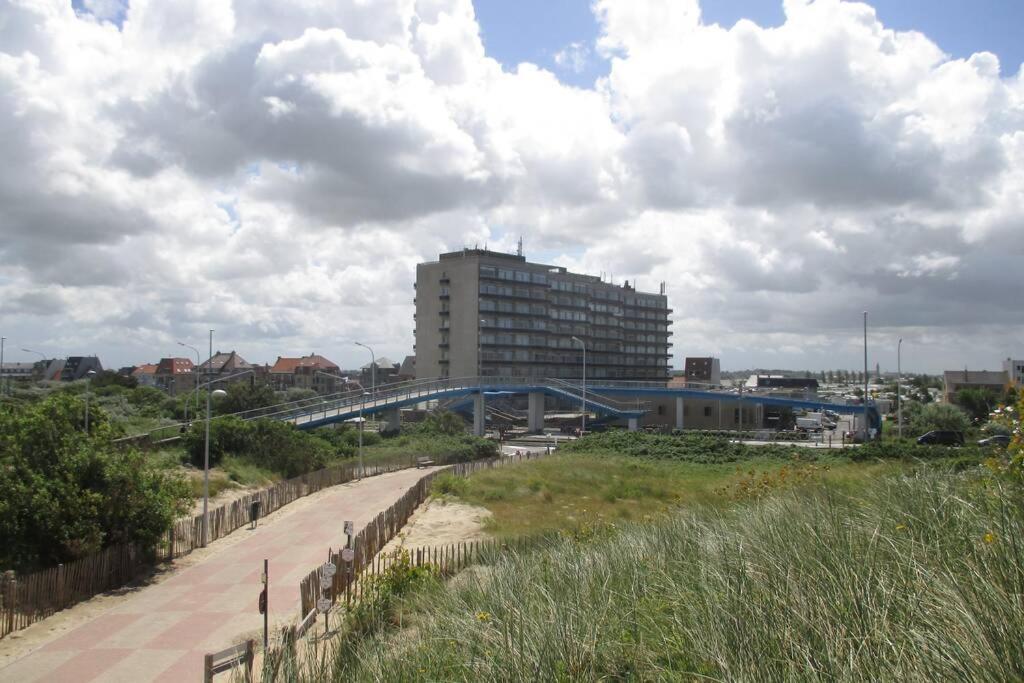 Appartement Residentie Astrid Met Private Parking Бредене Екстериор снимка