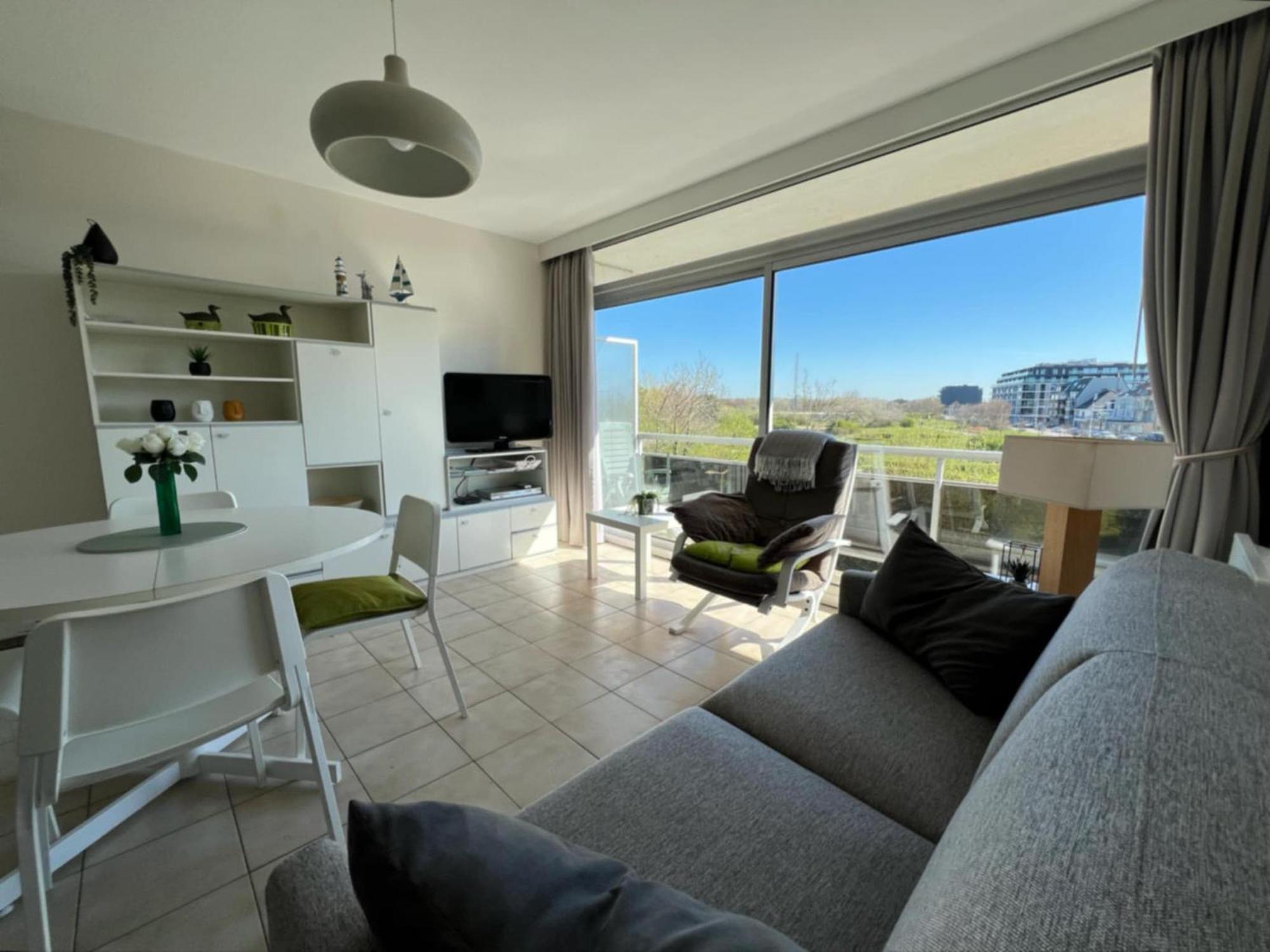 Appartement Residentie Astrid Met Private Parking Бредене Екстериор снимка